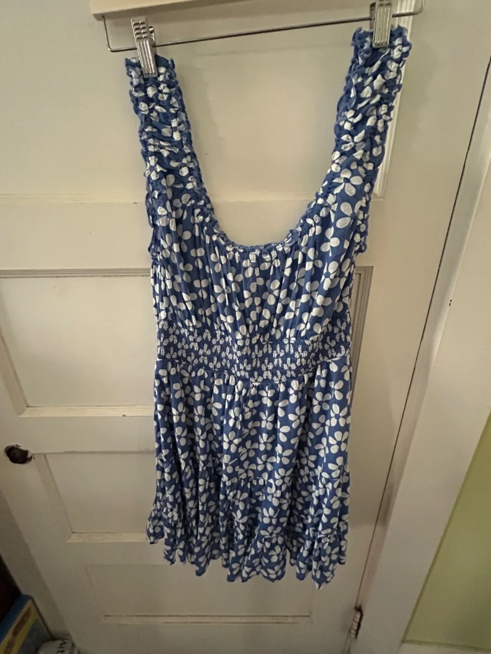 Dress - Picture 5 of 5